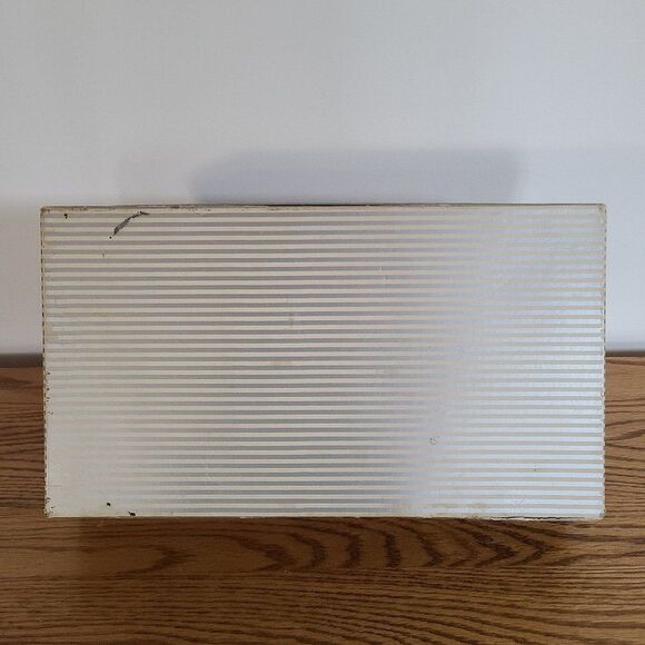 Paper Elegance Monogrammed "G" Dinner and Beverage Napkins and Paper Coasters - Picture 11 of 13